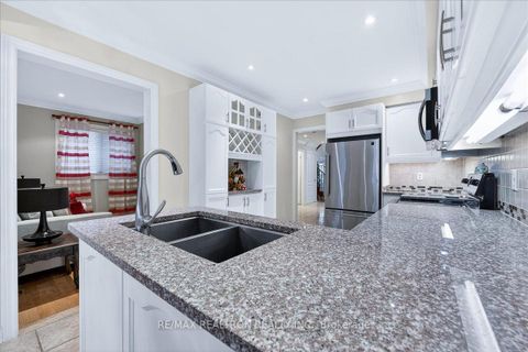 Photo 13 at 23 D'amato Crescent, Maple, Vaughan