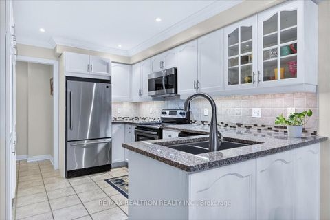 Photo 19 at 23 D'amato Crescent, Maple, Vaughan