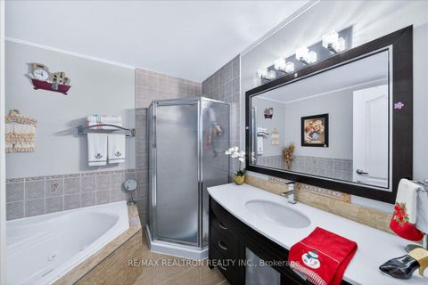 Photo 24 at 23 D'amato Crescent, Maple, Vaughan