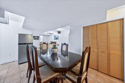 Photo 31 at 23 D'amato Crescent, Maple, Vaughan