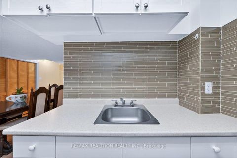 Photo 34 at 23 D'amato Crescent, Maple, Vaughan