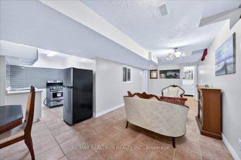 Photo 37 at 23 D'amato Crescent, Maple, Vaughan