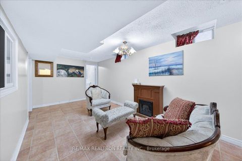 Photo 39 at 23 D'amato Crescent, Maple, Vaughan