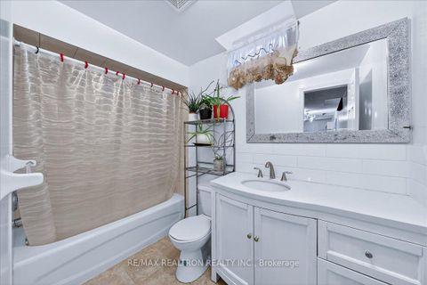Photo 41 at 23 D'amato Crescent, Maple, Vaughan