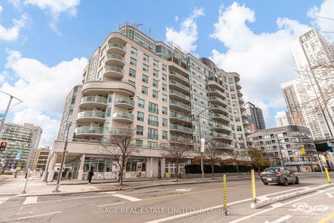 Photo 1 at 819 - 600 Queens Quay W, Waterfront Communities C1, Toronto