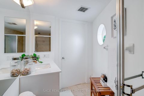 Photo 10 at 819 - 600 Queens Quay W, Waterfront Communities C1, Toronto