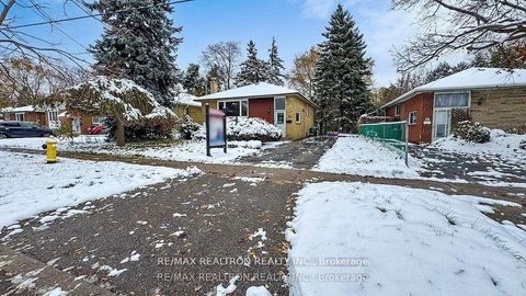 Photo 1 at 69 Mossbank Drive, Woburn, Toronto