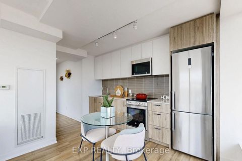 Photo 10 at 607 - 1787 St Clair Avenue W, Pellam Park, Toronto