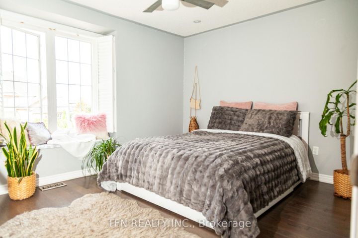 Photo 1 at 5 Belwood Boulevard, Patterson, Vaughan