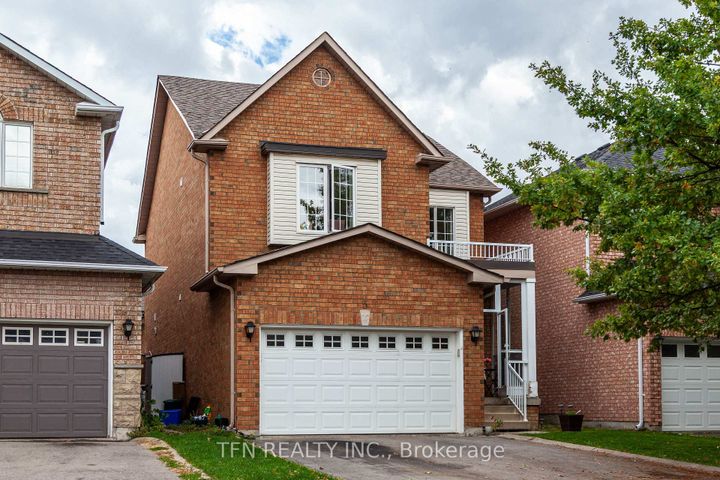 Photo 3 at 5 Belwood Boulevard, Patterson, Vaughan