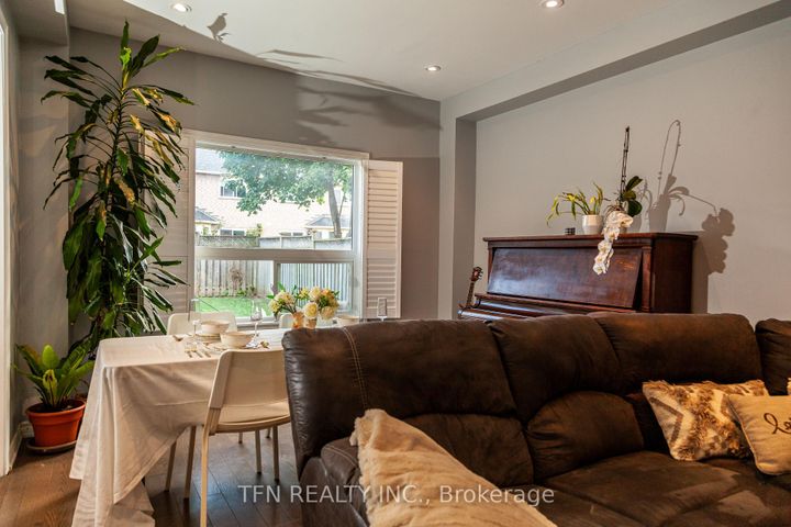 Photo 15 at 5 Belwood Boulevard, Patterson, Vaughan