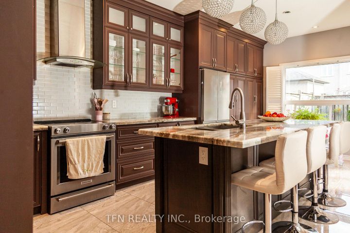 Photo 17 at 5 Belwood Boulevard, Patterson, Vaughan