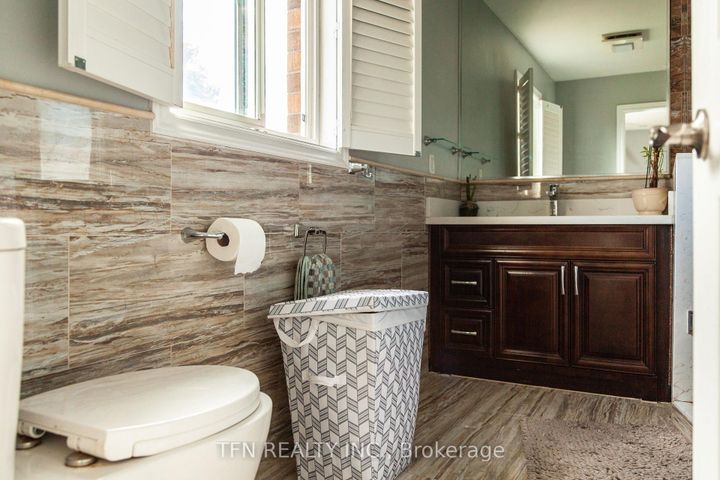 Photo 23 at 5 Belwood Boulevard, Patterson, Vaughan