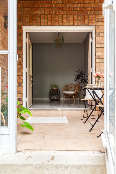 Photo 5 at 5 Belwood Boulevard, Patterson, Vaughan