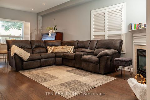 Photo 11 at 5 Belwood Boulevard, Patterson, Vaughan