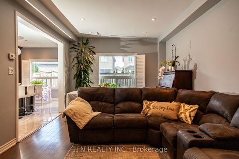 Photo 13 at 5 Belwood Boulevard, Patterson, Vaughan