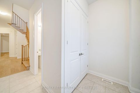 Photo 2 at 3 Speciosa Street, Oak Ridges, Richmond Hill