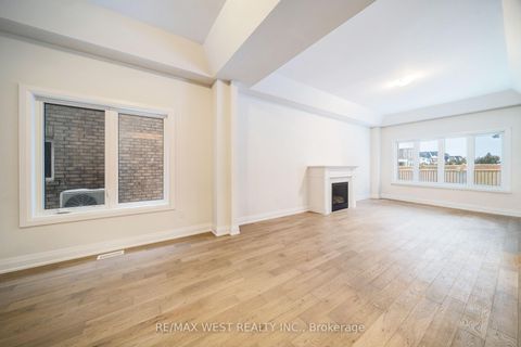 Photo 8 at 3 Speciosa Street, Oak Ridges, Richmond Hill