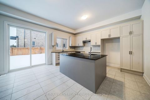 Photo 13 at 3 Speciosa Street, Oak Ridges, Richmond Hill