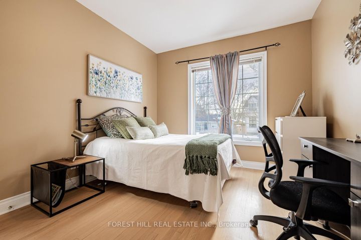 Photo 15 at 162 Goulding Avenue, Newtonbrook West, Toronto