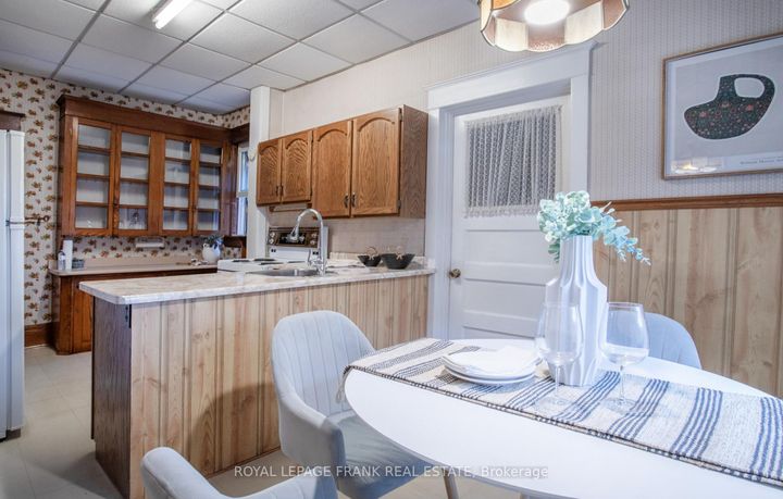 Photo 13 at 33 Fairbanks Street, Central, Oshawa