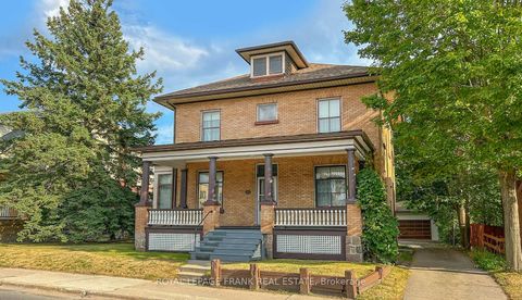 Photo 1 at 33 Fairbanks Street, Central, Oshawa