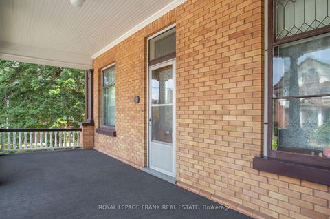 Photo 2 at 33 Fairbanks Street, Central, Oshawa