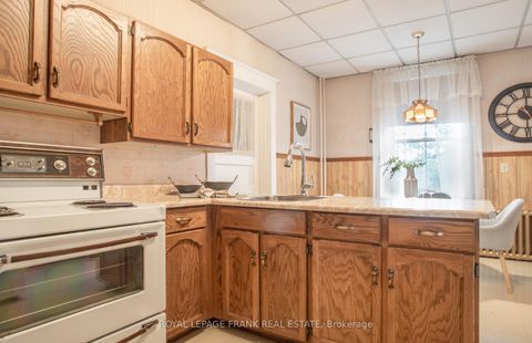 Photo 12 at 33 Fairbanks Street, Central, Oshawa