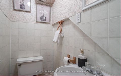 Photo 18 at 33 Fairbanks Street, Central, Oshawa