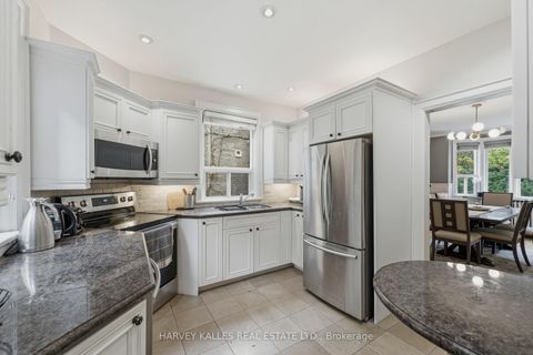 Photo 13 at 202 Dinnick Crescent, Lawrence Park South, Toronto