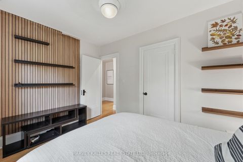 Photo 19 at 202 Dinnick Crescent, Lawrence Park South, Toronto