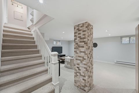 Photo 32 at 202 Dinnick Crescent, Lawrence Park South, Toronto
