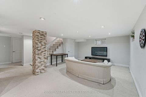 Photo 34 at 202 Dinnick Crescent, Lawrence Park South, Toronto