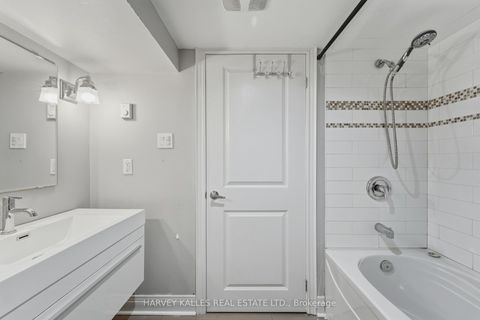 Photo 36 at 202 Dinnick Crescent, Lawrence Park South, Toronto