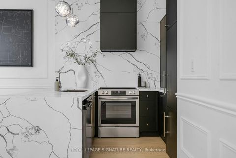 Photo 2 at 403 - 700 King Street, Niagara, Toronto