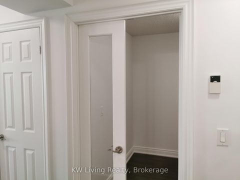 Photo 15 at 1502 - 15 Greenview Avenue, Newtonbrook West, Toronto