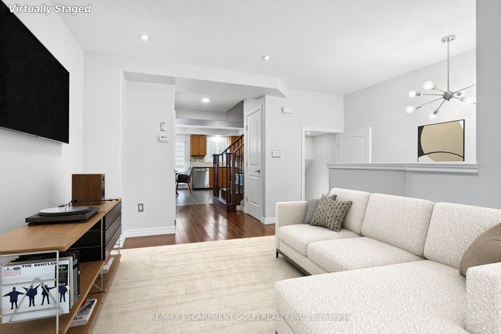 Photo 4 at 13 - 201 Westbank Trail, Stoney Creek Mountain, Hamilton