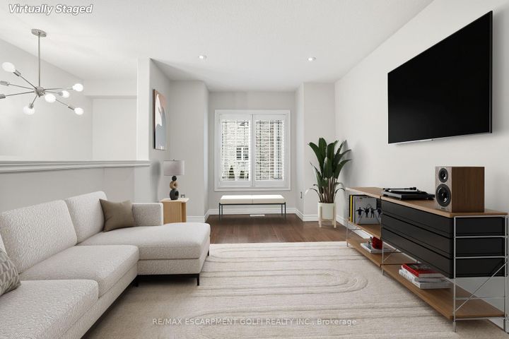 Photo 5 at 13 - 201 Westbank Trail, Stoney Creek Mountain, Hamilton