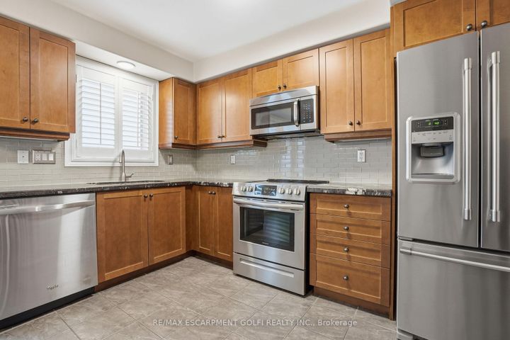 Photo 8 at 13 - 201 Westbank Trail, Stoney Creek Mountain, Hamilton