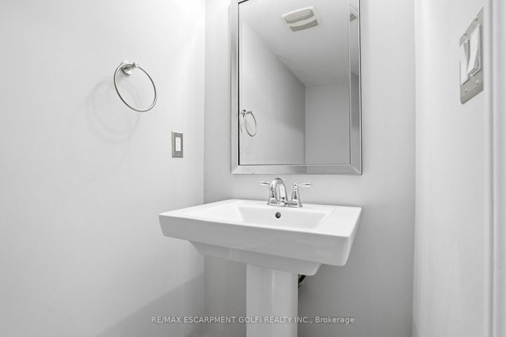 Photo 11 at 13 - 201 Westbank Trail, Stoney Creek Mountain, Hamilton