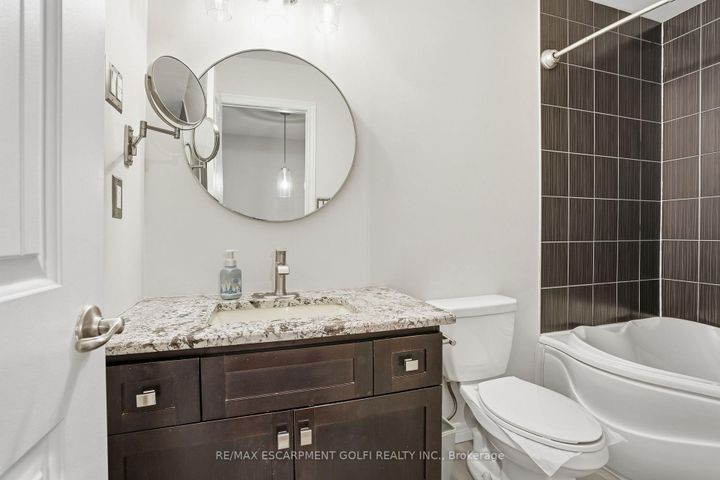 Photo 18 at 13 - 201 Westbank Trail, Stoney Creek Mountain, Hamilton