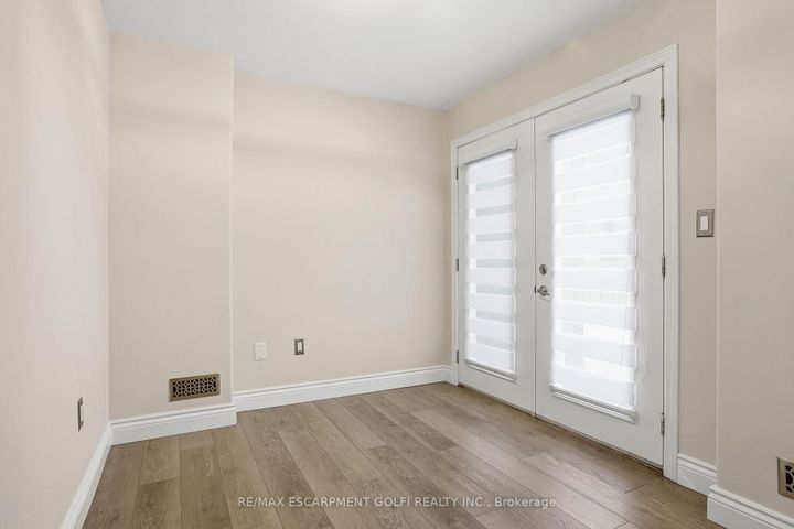 Photo 21 at 13 - 201 Westbank Trail, Stoney Creek Mountain, Hamilton