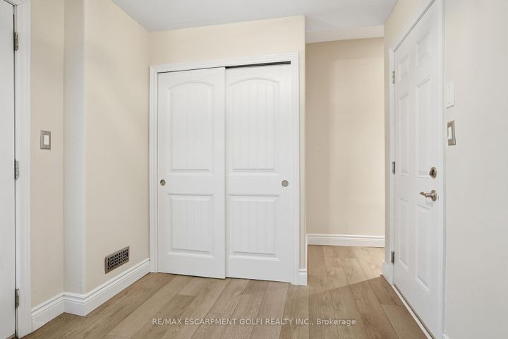 Photo 22 at 13 - 201 Westbank Trail, Stoney Creek Mountain, Hamilton