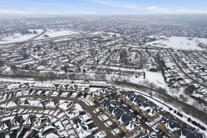 Photo 28 at 13 - 201 Westbank Trail, Stoney Creek Mountain, Hamilton