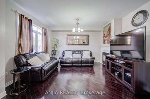 Photo 12 at 384 Highglen Avenue, Middlefield, Markham