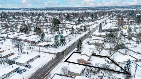 Photo 1 at 262 Duckworth Street, Codrington, Barrie