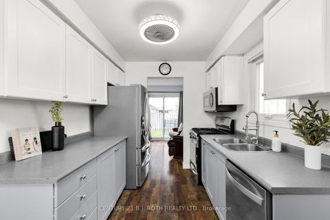 Photo 10 at 27 GOLDS Crescent, Holly, Barrie