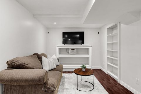 Photo 26 at 27 GOLDS Crescent, Holly, Barrie