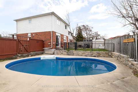 Photo 30 at 27 GOLDS Crescent, Holly, Barrie