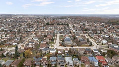 Photo 35 at 27 GOLDS Crescent, Holly, Barrie